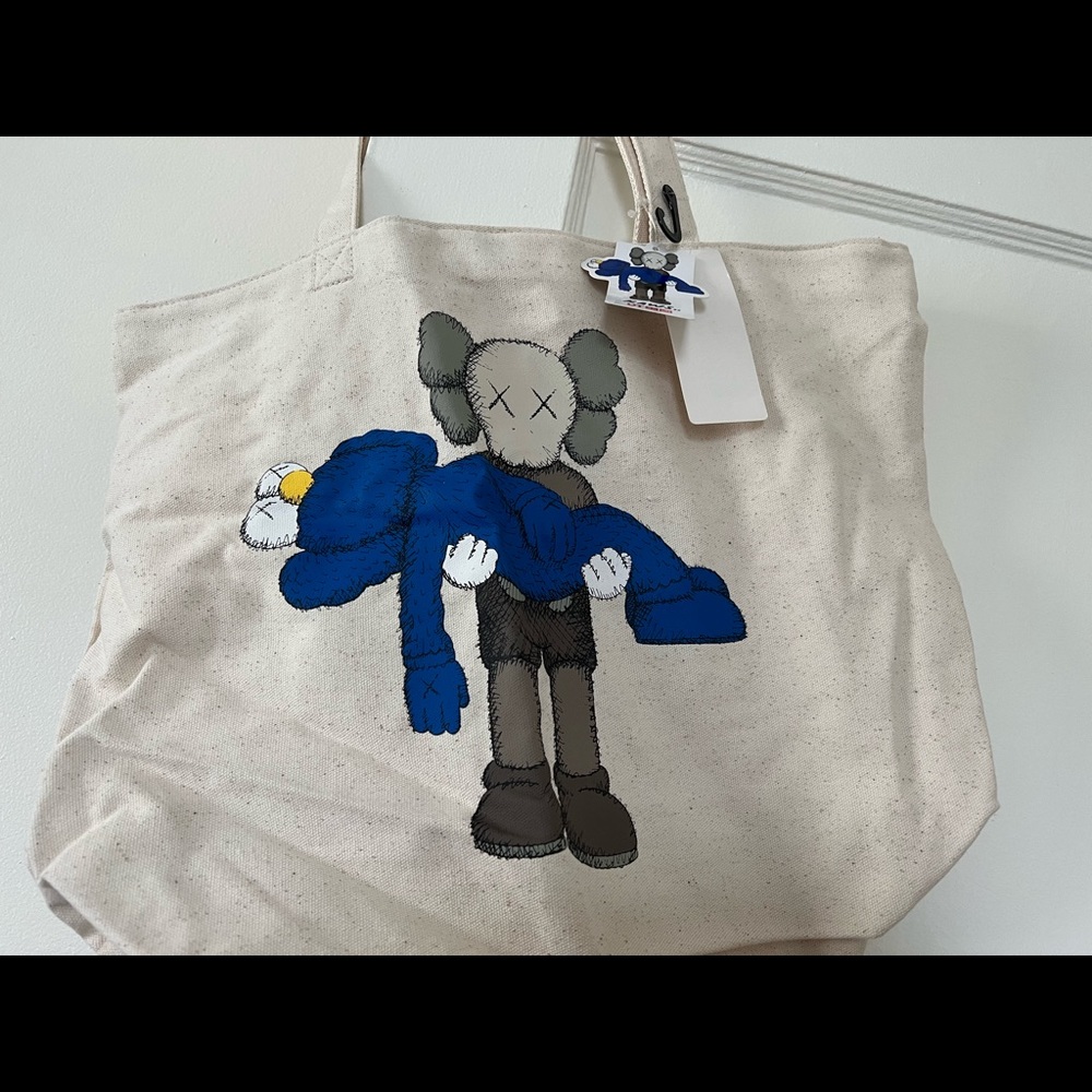UNIQLO x KAWS tote bag